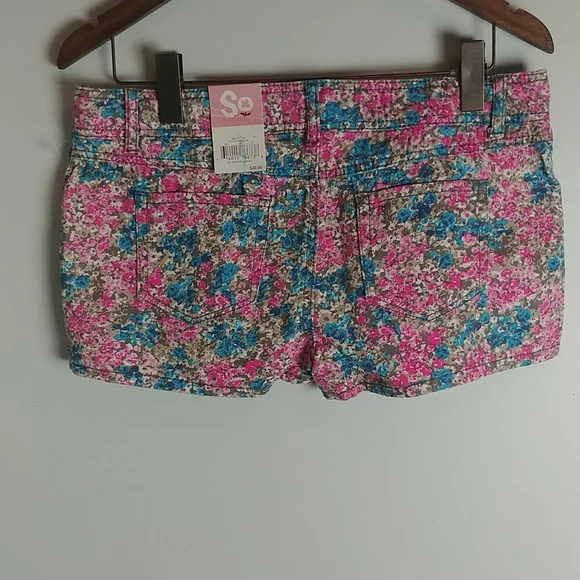SO Wear It Declare It Womens Floral Print Jean Shorts - Picture 5 of 5